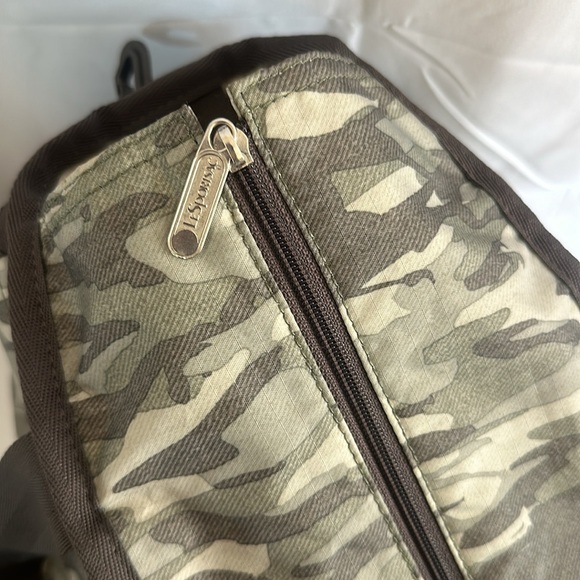 LeSportsac VINTAGE Ryan Baby Diaper Bag Giraffe Camouflage - Picture 7 of 15